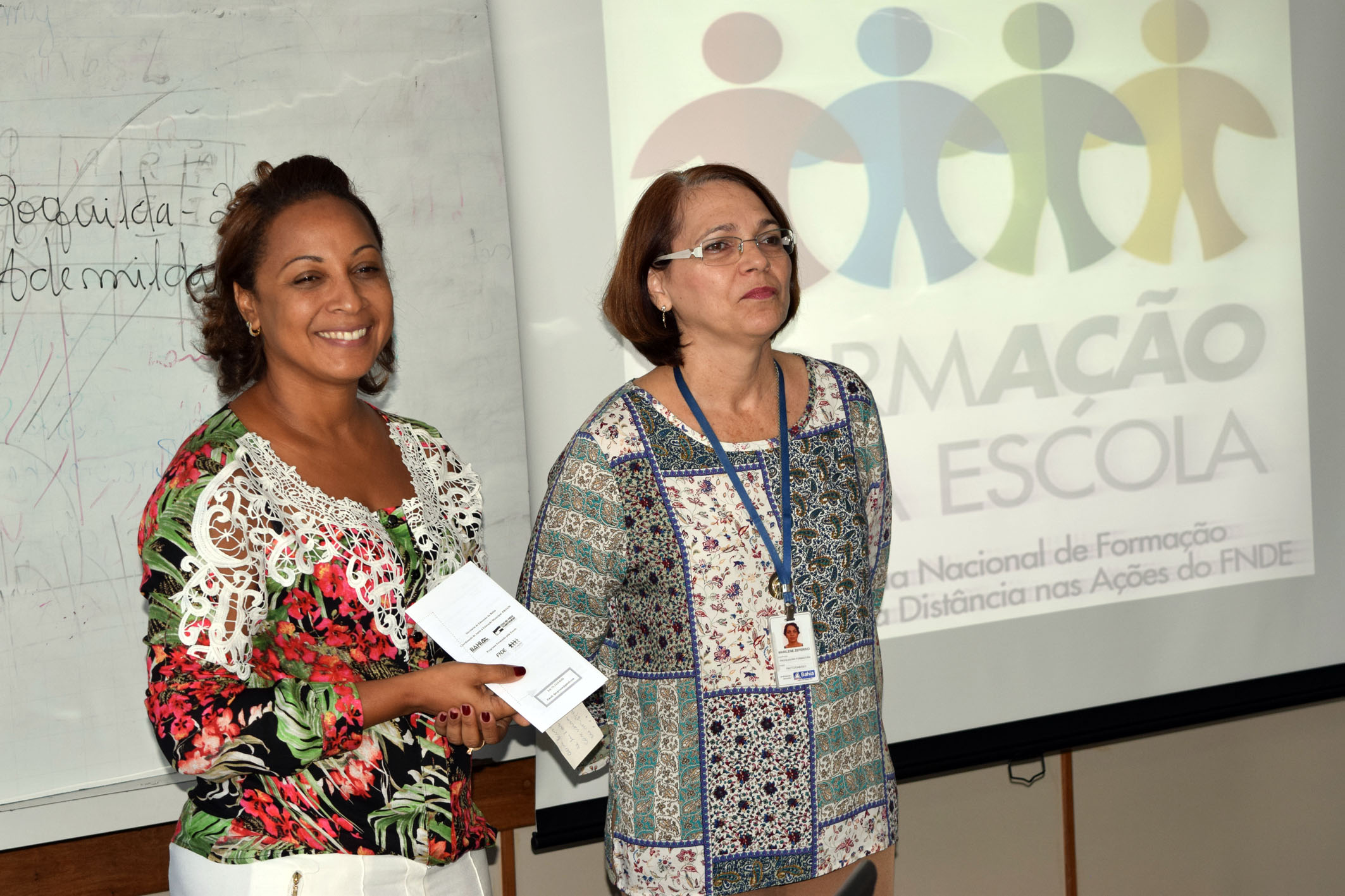 1461699761Encontro_de_Formao_inicial_de_Novos_Tutores__Gracine_e_Marlene