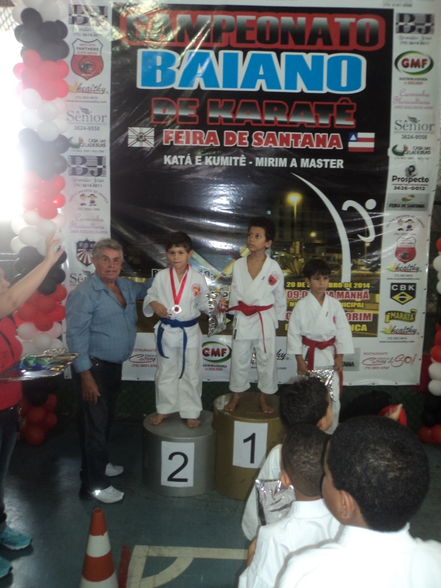 Davi com medalha