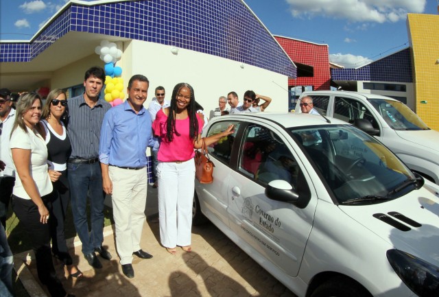 Entrega de veículos ao CRAM