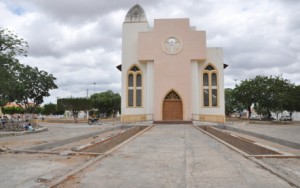itaberaba_obra_de_revitalizacao_da_igreja_e_praca_do_rosario_esta_em_fase_adiantada_11762_1
