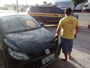 Em Itaberaba, PRF apreende CRLV falso e recupera automóvel furtado