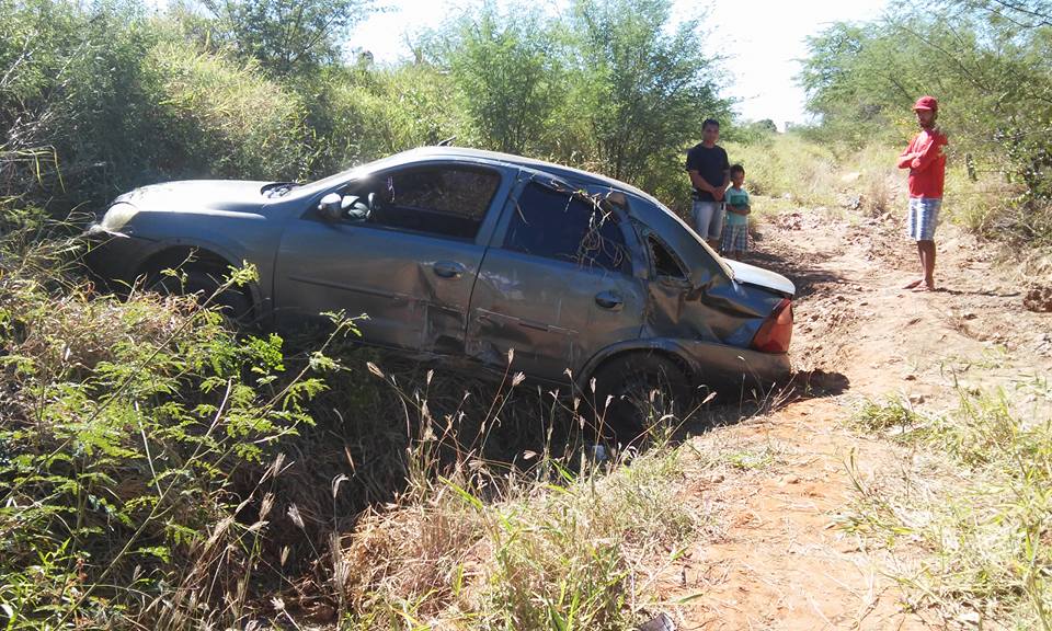 Motorista sofre acidente na BA-245 estrada que liga Iaçu a João Amaro
