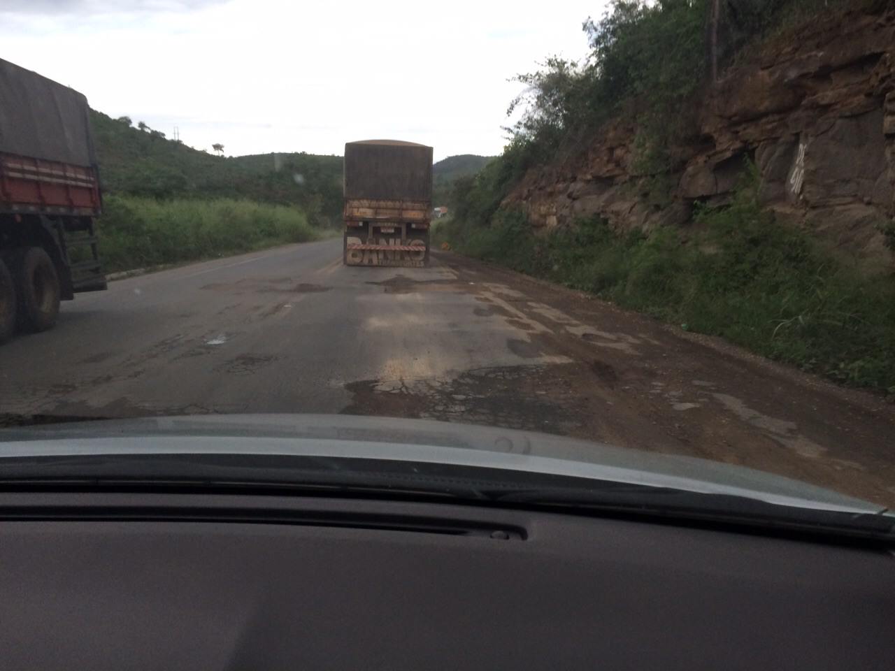 Viajar pela BR-242 se tornou uma aventura