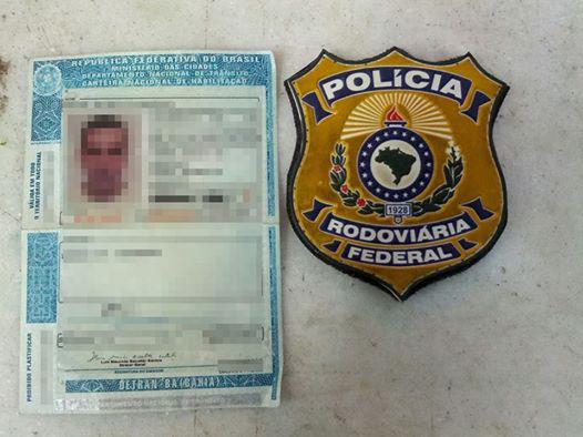 PRF apreende habilitação falsa na BR 242