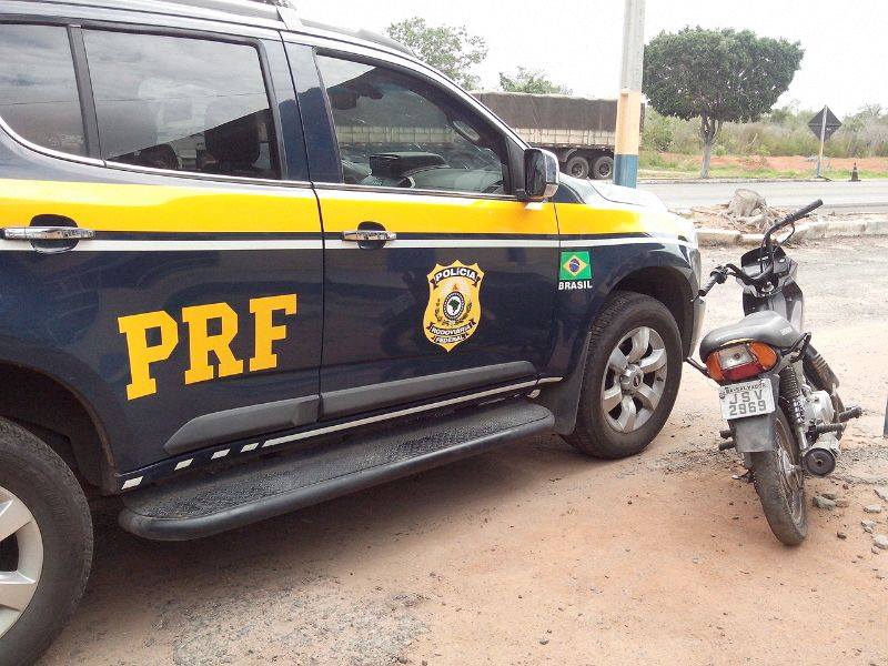 Motocicleta roubada em Salvador é recuperada pela PRF em Itaberaba
