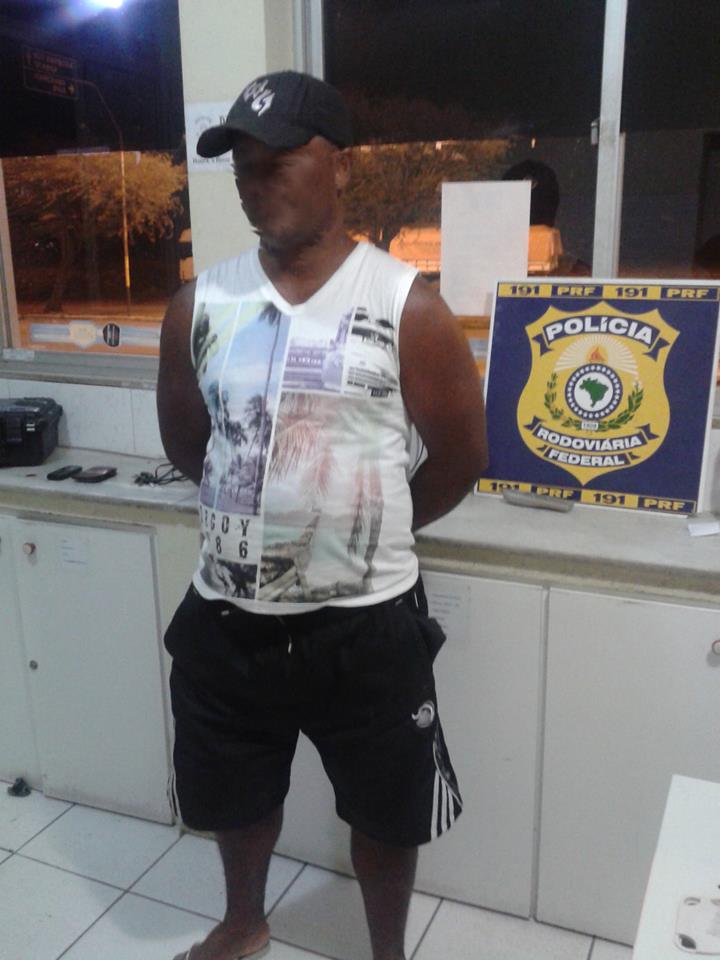 PRF detém foragido embriagado na BR 242 em Itaberaba