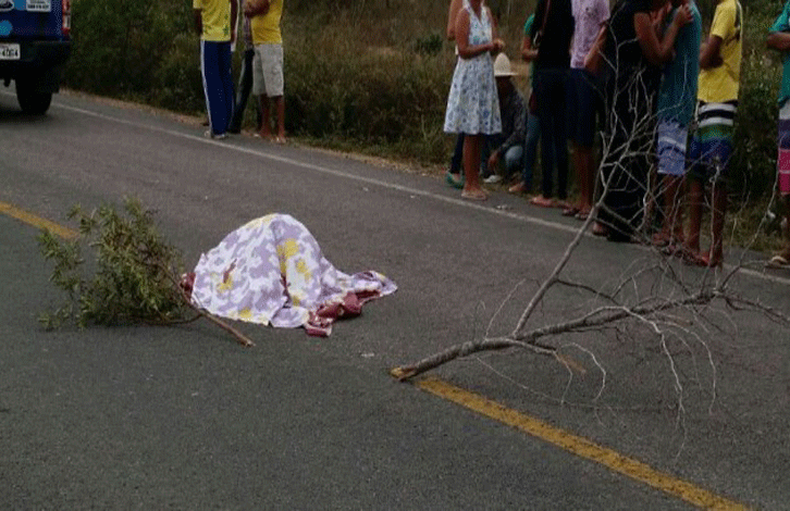 Homem morre atropelado na estrada que liga Ipirá a Itaberaba