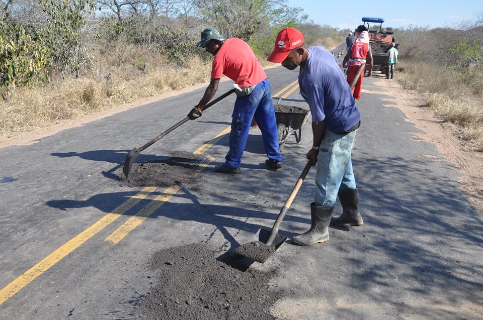 Prefeituras iniciam a recuperação da BA 046 que liga Itaberaba a Iaçu