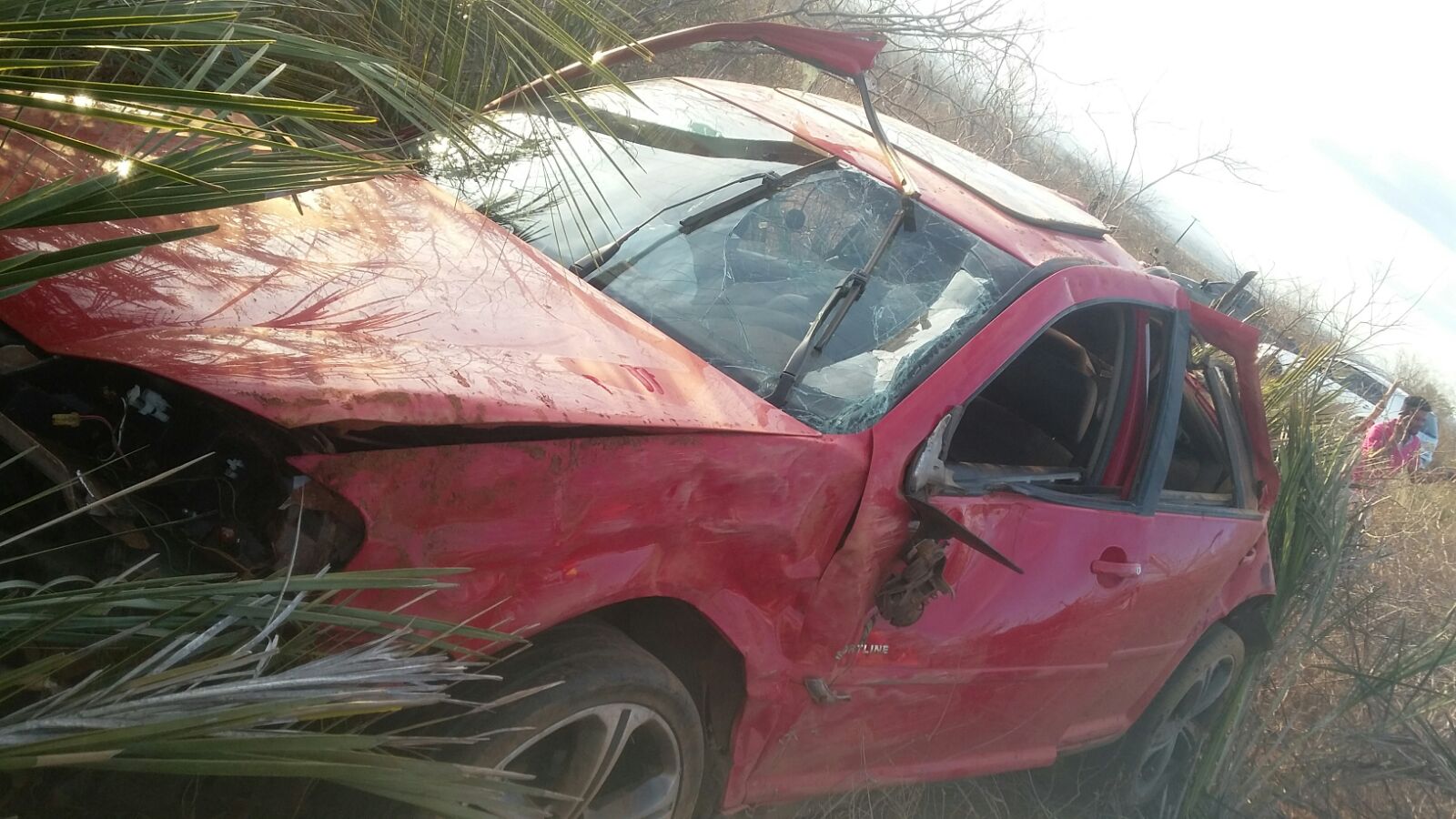 Três pessoas ficam feridas em grave acidente na zona rural de Itaberaba