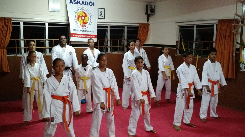 Atletas do Mais Educação treinam para Copa Askadoi Inter Clubes