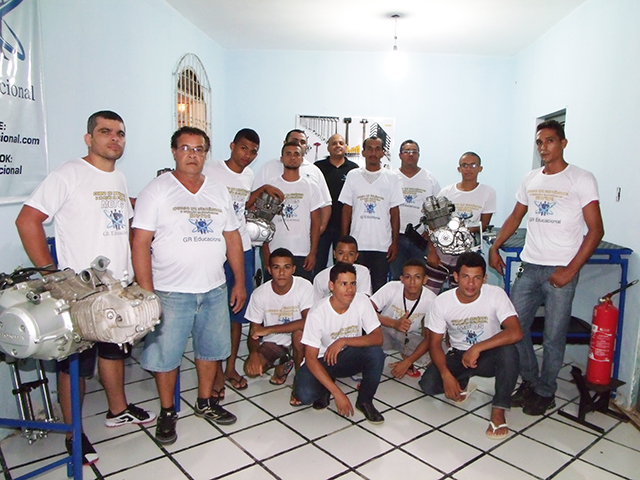 GR Educacional capacita mais de 70 jovens em curso de mecânica de motos em Itaberaba GR Educacional