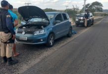 Membros de quadrilha de roubo de pneus é preso com veículo roubado na BR-242 em Itaberaba