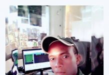 Motociclista bate em carreta parada na pista da BR 242 em Cristópolis