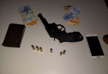 Policia aborda suspeitos e apreende arma em Itaberaba