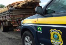 PRF apreende madeira ilegal em Jequié