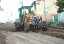 Ricardo autoriza o início das obras de pavimentação da rua Francisco Gil