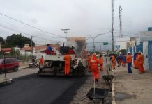 Asfalto da Avenida Rio Branco segue a todo vapor em Itaberaba