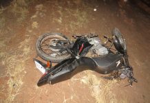 Duas pessoas morrem após batida entre caminhonete e moto na BR-242