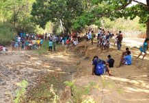 Manifestantes fecham BR 242 na Chapada Diamantina em favor do rio Utinga que seca pela 7ª vez em dois anos