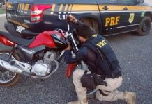 PRF recupera duas motocicletas durante fiscalização na BR-242