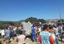 Vítimas de acidente na BR-242 têm enterro coletivo na Bahia