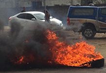 Moradores interditam parte da BA-046 durante protesto em Itaberaba