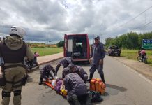 Mulher fica ferida após cair de moto em Itaberaba