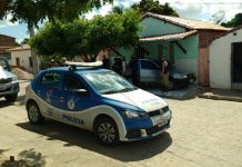 Policia cumpre mandado de busca e apreensão no Barro Vermelho em Itaberaba