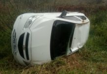 Carro capota na BA-026, em Brejões