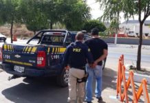 Na BR-242, condutor de Amarok é flagrado com CNH comprada por R$500,00