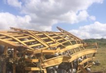 Caminhão carregado de gás toma na BA-233 entre Itaberaba e Ipirá