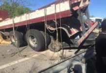 Pelo menos 4 pessoas morrem em graves acidentes na BR-242