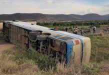 Ônibus da empresa Novo Horizonte tomba na Chapada Diamantina