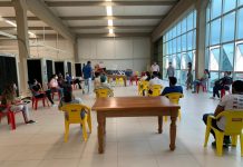 Vigilância realiza ação educativa para funcionários de supermercado em Itaberaba