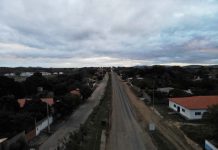 Prefeito Ricardo Mascarenhas visita obra da BA-046