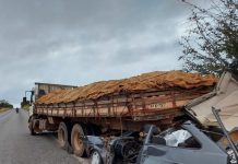 Uma pessoa morreu e outras duas ficaram feridas em gravíssimo acidente na BR-242