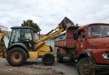 Prefeitura realiza remoção de entulhos em ruas de Itaberaba