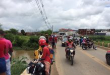 Mulher é resgatada, após cair de ponte, em Itaberaba