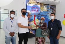 Ricardo Mascarenhas, recepciona o paciente de número 10 mil da Policlinica Regional de Itaberaba/Seabra