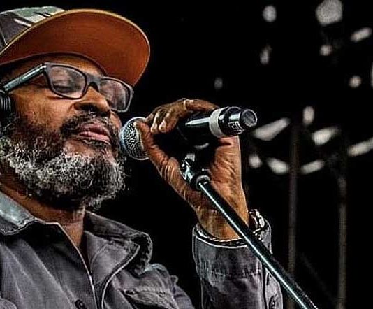 Edson Gomes é atração principal no aniversário de Itaberaba