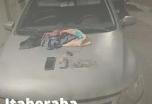 Policia recupera veículo roubado e apreende drogas em Itaberaba