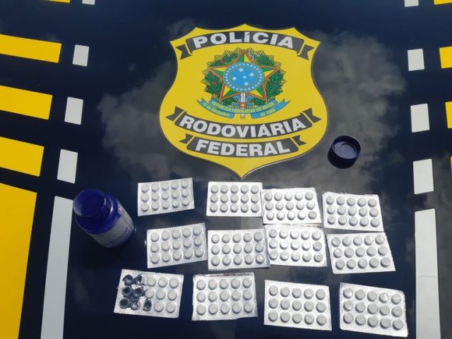 Operação da PRF tiram mais de 300 comprimidos de rebite de circulação, em Itaberaba Operação da PRF tiram mais de 300 comprimidos de rebite de circulação, em Itaberaba