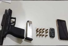 Dupla é presa com arma de fogo, durante rondas nas proximidades do Ginásio de Esportes, em Itaberaba