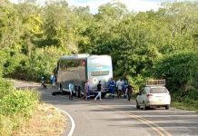 Homem morre em grave acidente envolvendo ônibus e moto na BA-046 entre Itaberaba e Ruy Barbosa