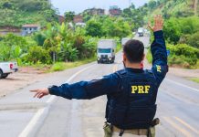 PRF flagra crime fiscal durante abordagem em Itaberaba