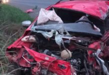 Motorista de caminhonete morre após bater de frente com caminhão na BR-242