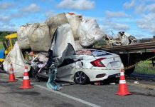Quatro pessoas morrem em acidente envolvendo caminhão e carro na BR-116