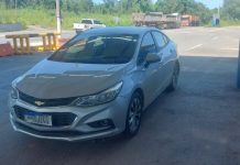 Homem aceita sedan roubado como forma de pagamento e acaba detido na BR-242