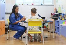 Em Salvador, ministra da Saúde visita hospital estadual referência no atendimento a pacientes com Dengue