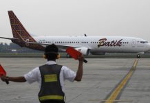 Avião com 153 passageiros desvia da rota após pilotos cochilarem por quase meia hora